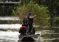 科学家们说，气候变化极大地促进了米尔顿的破坏性降雨和大风